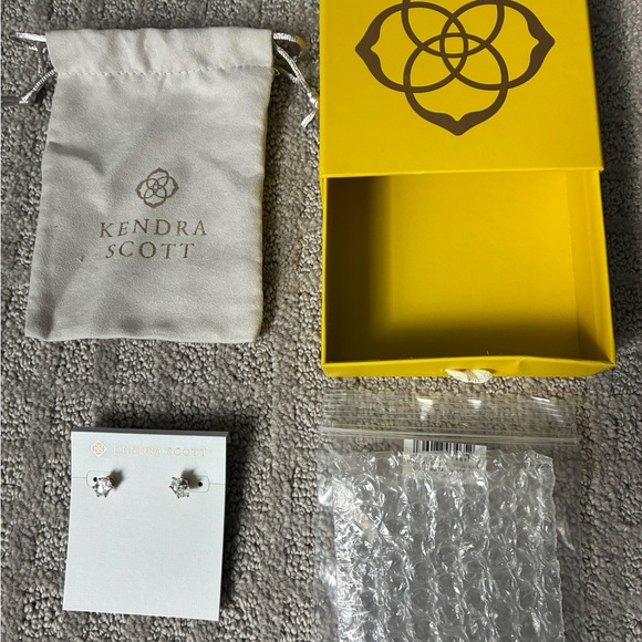 Kendra Scott 14k Gold & brass. Oval CZ stones earrings.  W/ dust bag & Gift box - Picture 3 of 11